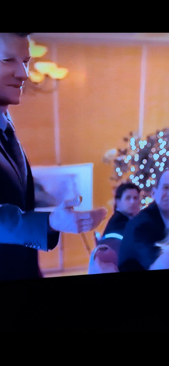 DorothyEubank16's tweet photo. And after “the Song” there’s that hand offered to dance…
#HowToFallInLove @Eric_Mabius @RealBrookeD
And that’s the happy beginning… @HallmarkDrama @hallmarkmovie @ElizabethYostHC #POstables #MoreMabiusMovies #RenewSSD #TheRestoftheStory #MoreMabiusMagic https://t.co/n2aQ5LAeXx