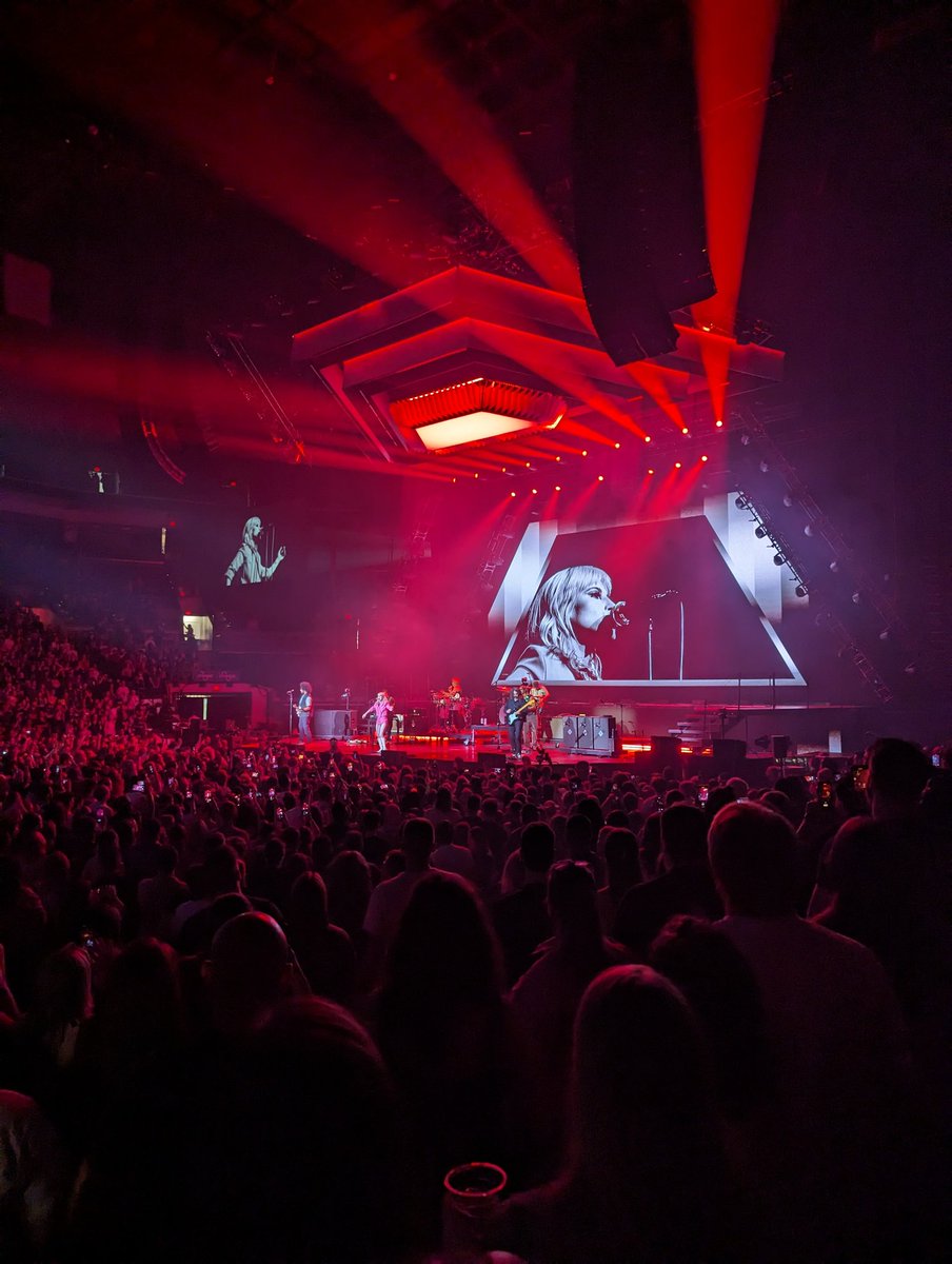 On our third day here in #cbus it was my first day off and we made the best of it, including our reason for the trip-before-a-trip, <a href="/paramore/">paramore</a> 👩🏻‍🎤🤩