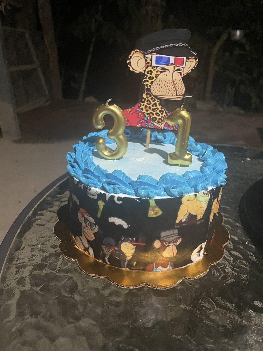 What a surprise! 🤯

When you have family and a partner that support your crazy dreams, it’s hard not to dream as BIG as possible. ☕️+🏝️

Two years after purchasing my <a href="/BoredApeYC/">Bored Ape Yacht Club 🍌</a> as a bday gift for <a href="/bored_nene/">nEEnEE</a> and my self, I can say with this is my FOREVER Ape. 

👷‍♂️🧱