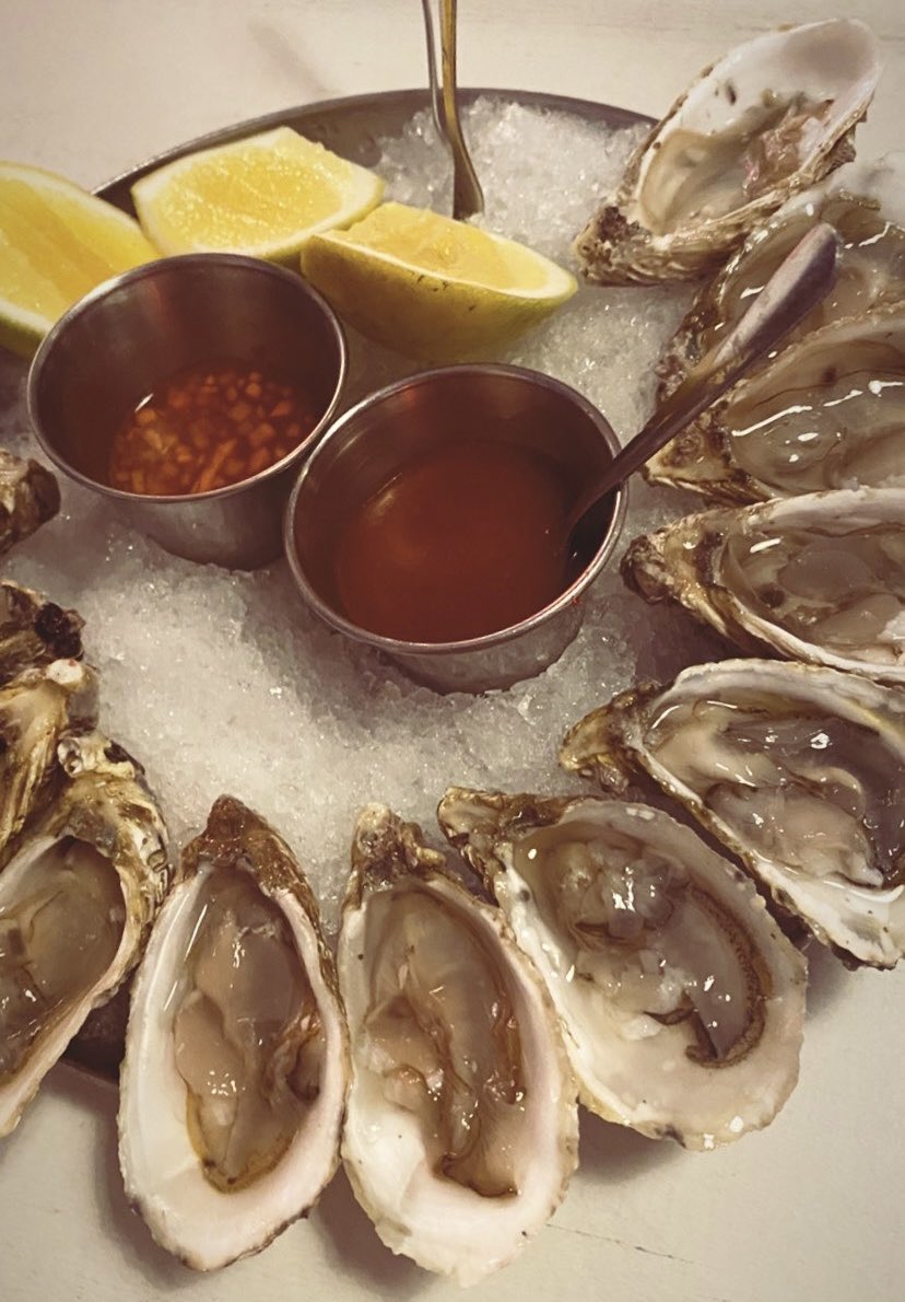 Zinc, B12, iron, copper, selenium. #foodismedicine #raw #oysters