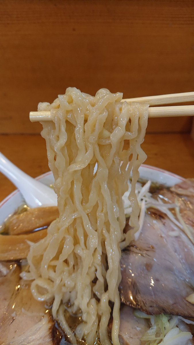 hanasakunarayuu's tweet photo. homemade noodle@大田原市
特製手打中華そば 肉増し
#homemadenoodle #中華そば #とらや分店 #中華そばおおの #ラーメン #らーめん #栃木ラーメン #ラーメン部 #麺活 #ラーメン大好き https://t.co/RcERhGTILP