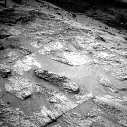 MarsMissionImgs's tweet photo. #CuriosityRover image taken on #Sol3563 at 1:24:27.941 PM with #Navcam #Mars #NASA #Space https://t.co/DD9NB7RryQ