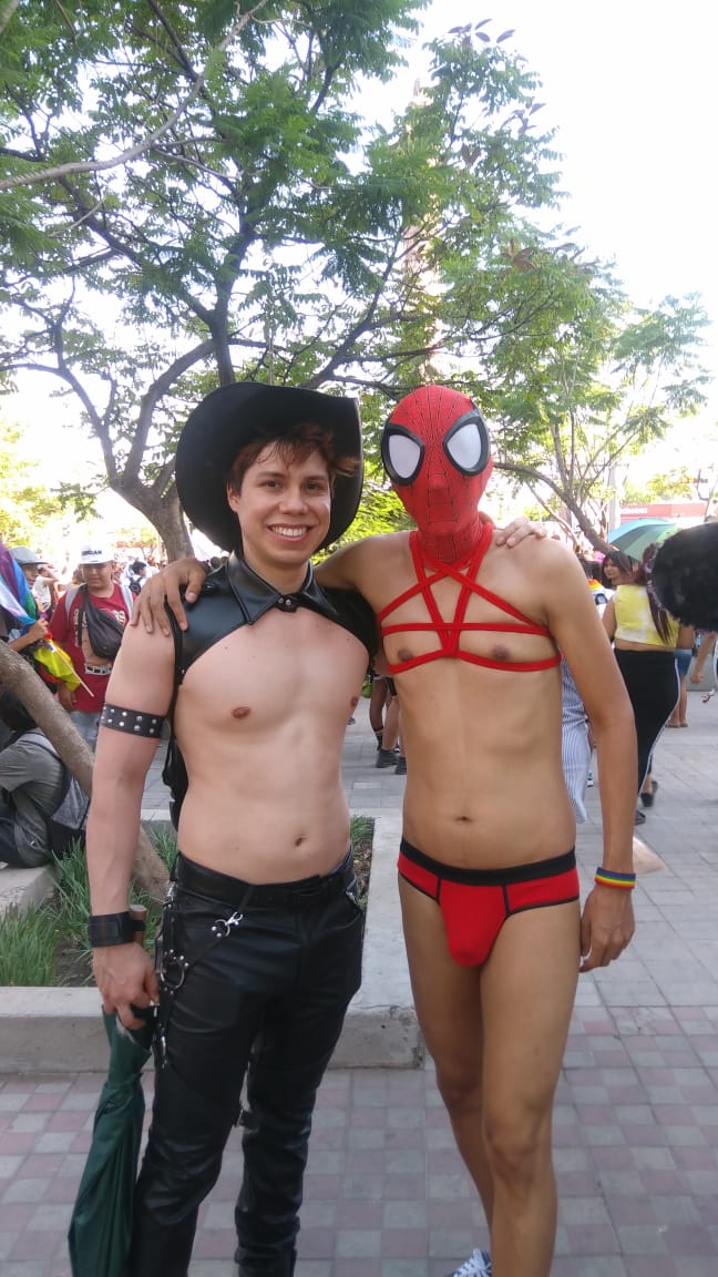 1042Martin's tweet photo. Las fotos que me tomé hoy con
@DShinyX y Mr leather México 2023, qué tal salieron?
#gdlpride #GdlGay #gaypride #Pride #PrideMonth #pridegdl https://t.co/xZuLIMUDlu