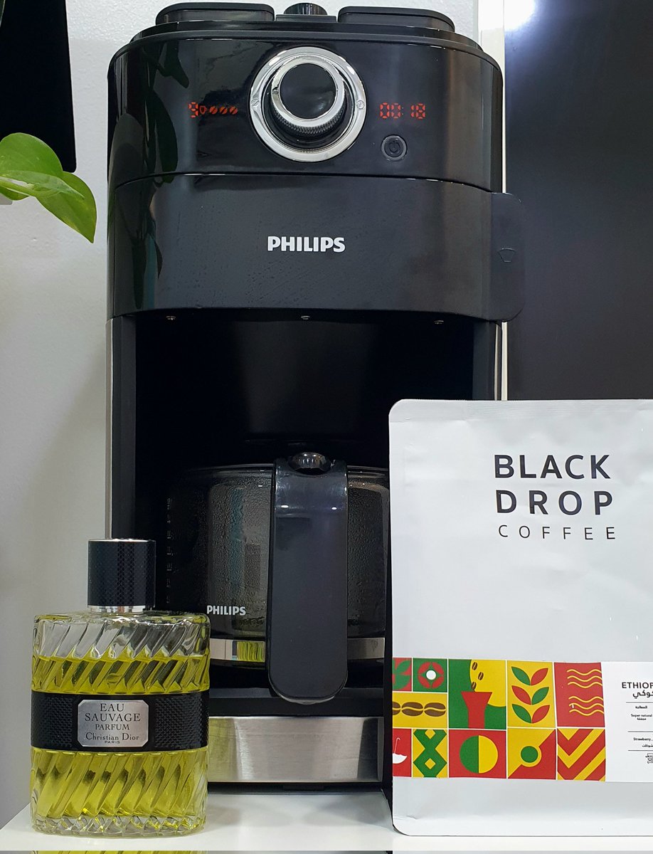 BanderJ's tweet image. الرفيق قبل الطريق" لذلك أؤمن أن المسافات تطوى، والمشقة تهون، إذا كان رفيق الطريق هين، لين، أنيس، وديع.
#رابطة_عشاق_العطور