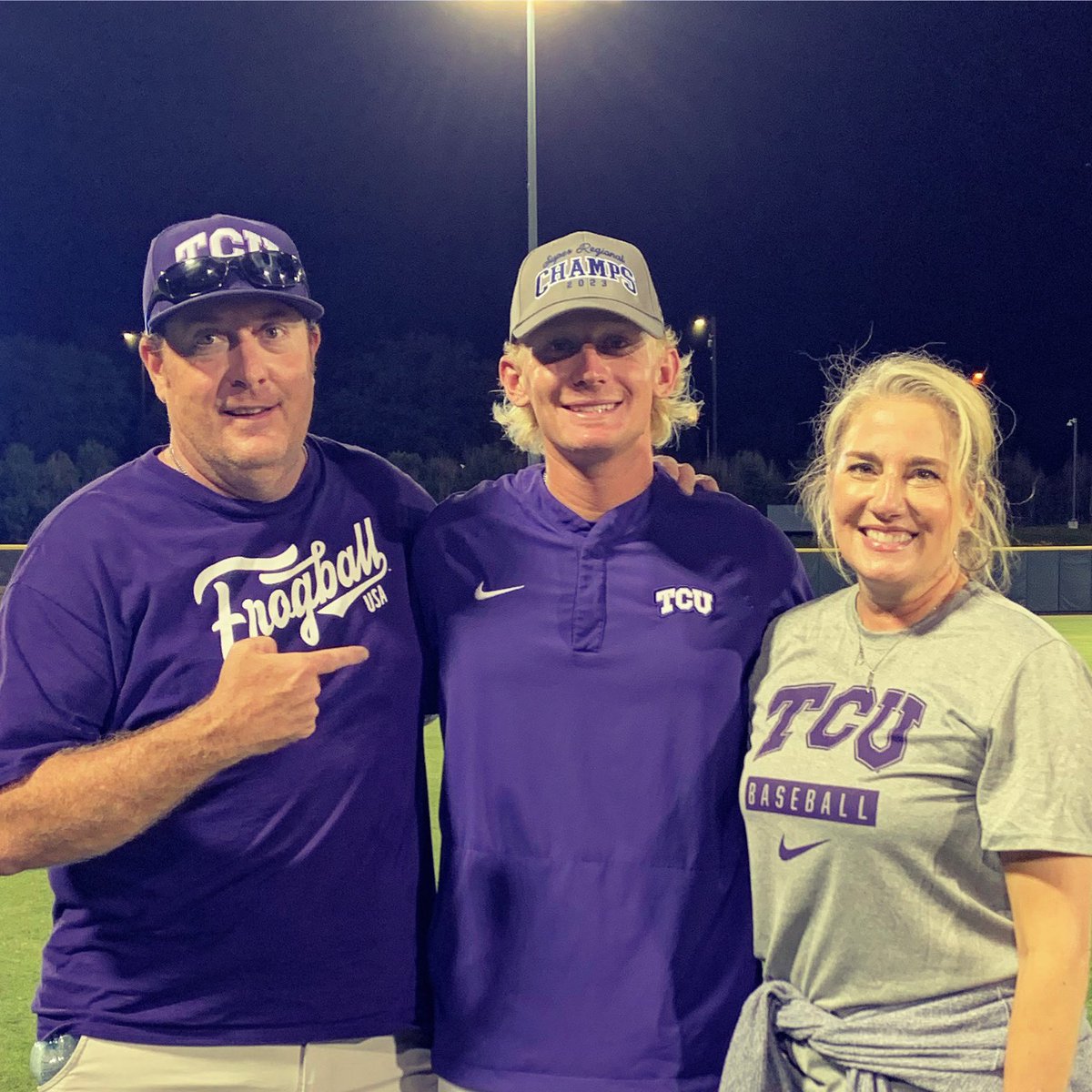 Lori Klecker tweet media