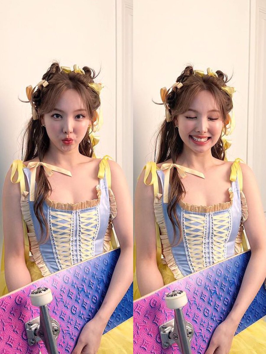 KalycaFlyHigh's tweet photo. TWICE konser di Indo tahun ini, dresscode aku gini ☝️😭

Beneran ga boong 🤞@JYPETWICE https://t.co/wn52j0i6ar