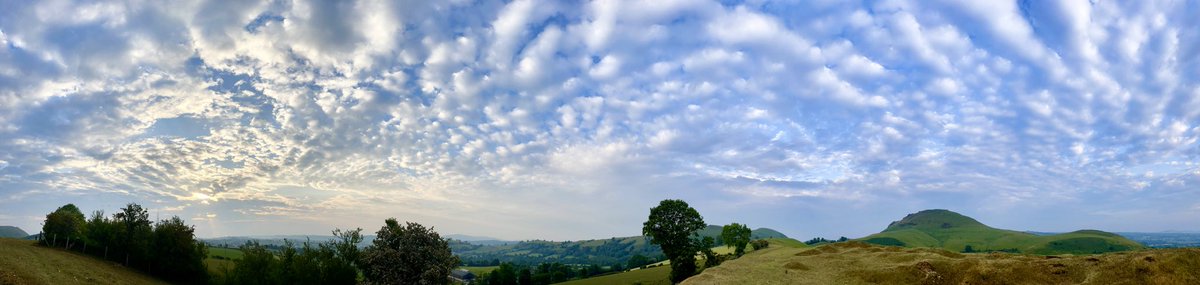 A beautiful sky this Sunday morning! ☀️🌱 #ShropshireMornings #Sunrise #Weather