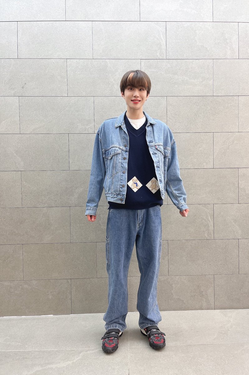 breeze_colour's tweet photo. จองอู NCT ตอนเด็ก vs จองอู NCT ตอนโต

โคฟเป็นตัวเองตอนเด็กได้เหมือน 127 % เต็ม 555 https://t.co/fjO2VOXa6B