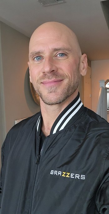 Just wanted to say thank you for voting me Favorite Male Performer and Best Dick so many years in a row🏆<a href="/tag/throwbackthursday"class="tags"><span>#throwbackthursday</span></a>