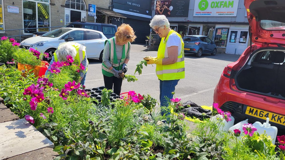 mirfieldinbloom's tweet photo. Flower bed in town centre getting planted up..took about two days with additional help from Kirkwood who allowed us access to their water. https://t.co/YkCeAnxsXI