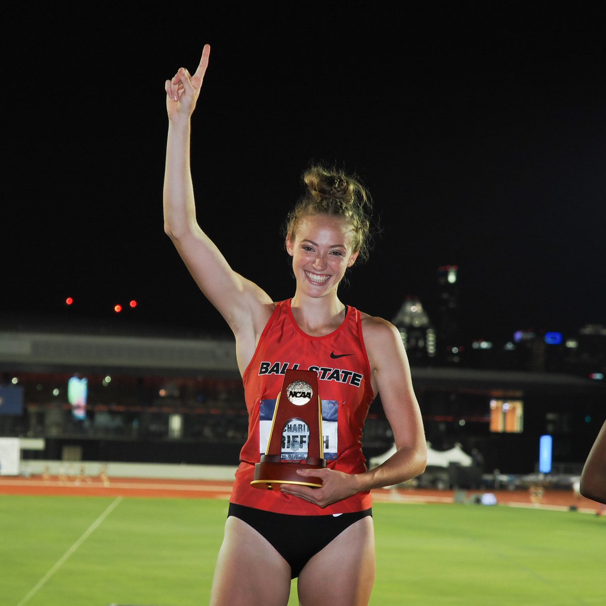 Waking up as national champ puts a smile on all our faces!

Go Cards! Great job, congratulations and thank you, <a href="/CharitySueGrif1/">Charity Sue Hufnagel</a>  ... lifting Cardinal hearts to new heights!

#ChirpChirp x #WeFly