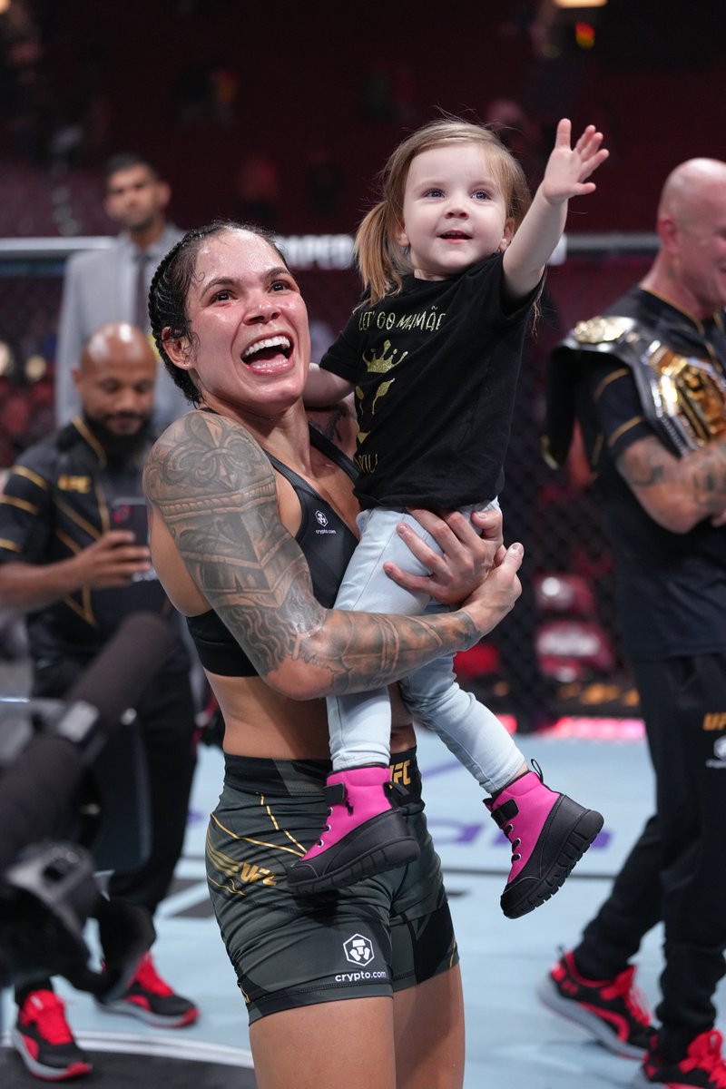 She's got a cub to raise ❤️ #UFC289