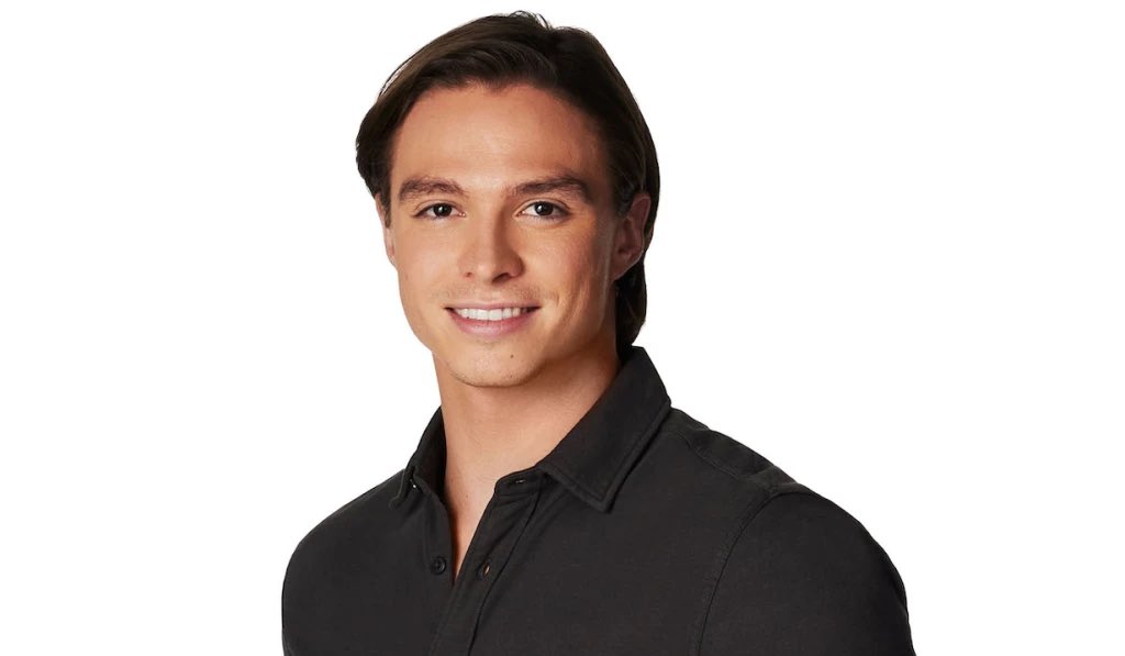 cardinalsbird's tweet photo. #OLTL Matthew Buchanan and #GH Spencer Cassadine will definitely best friends for sure since they have a lot in common. Theyβre both rich, both of their uncles are bad guys, both stubborn sometimes, both dating a African-American woman who are independent #Sprina #Mestiny https://t.co/1tUrtdN3D8