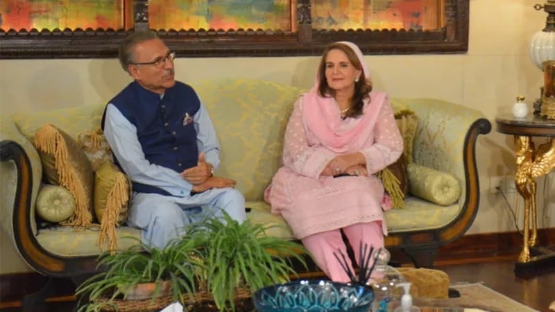 NeoNewsUR's tweet image. صدر عارف علوی کا حکومتی خرچ پر پورے خاندان کے ساتھ حج پر جانے کا فیصلہ ، مکمل پروٹوکول بھی مانگ لیا
neonetwork.pk/11-Jun-2023/14…