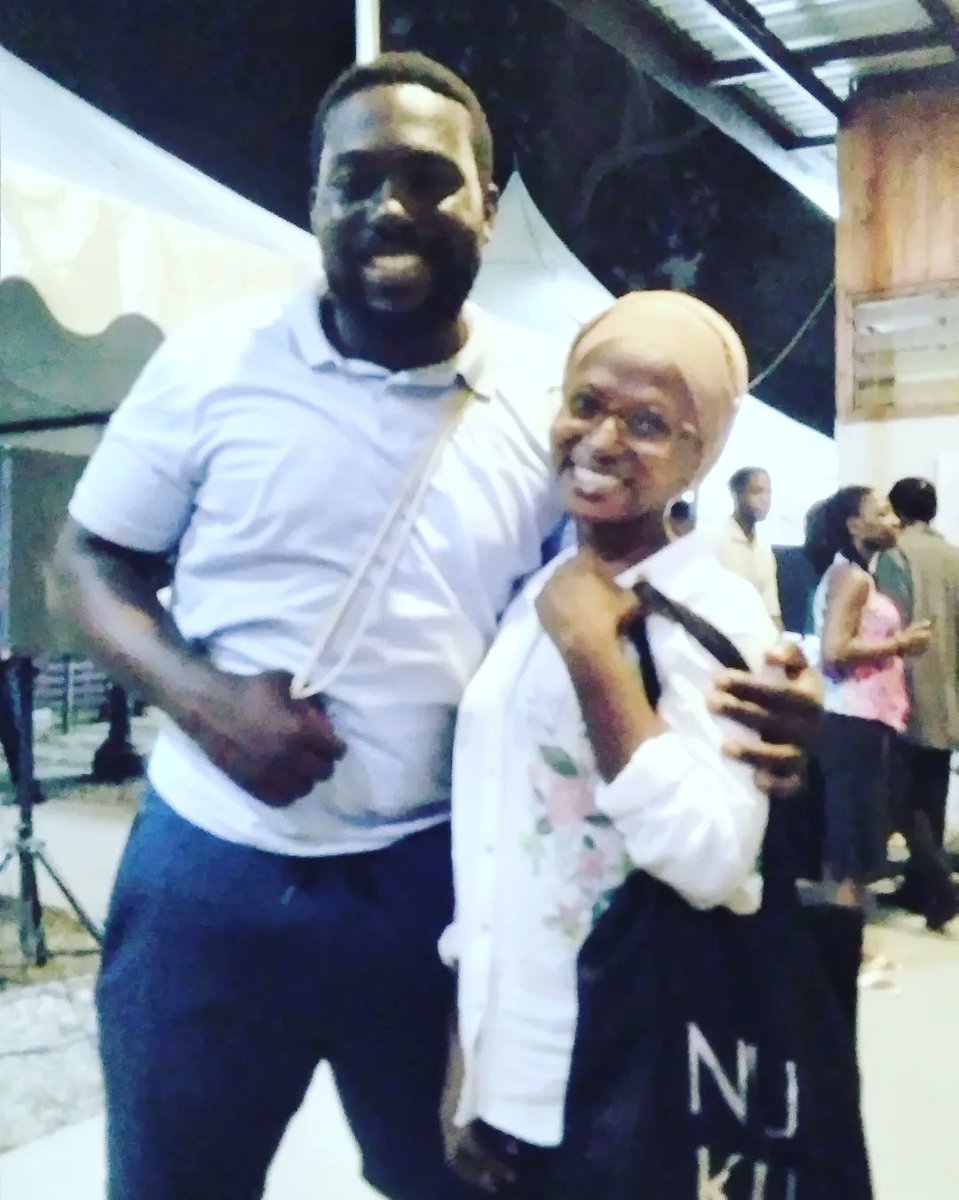 fatsugarments's tweet photo. Finally at @FCA_Ghana and had the pleasure of attending Kobena Mercer's lecture on Darkness at the limits of the visible......
Thanks for the recommendation @Eltayo_Ofosuah
and hopefully next time I get to meet you in person🥰
#fatsugarments #artlectures #fcaghana https://t.co/RAEViDcXqd