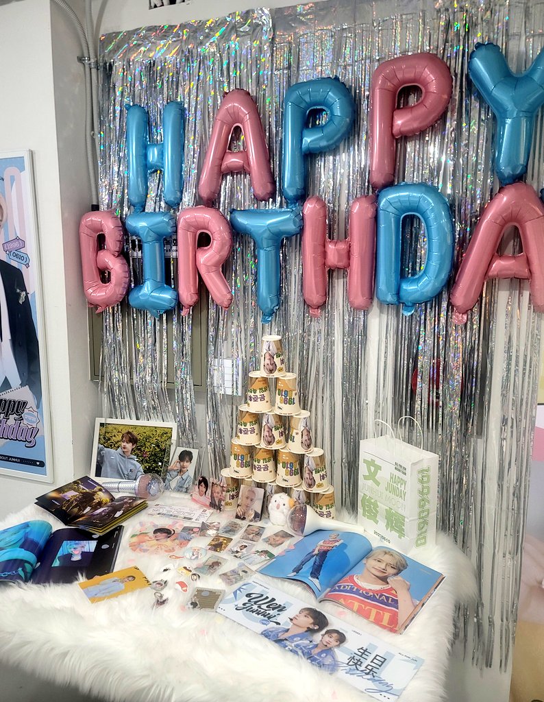 juniluvusomuChi's tweet photo. 와이글로벌뮤직
역시나 특전이 소진되었답니다ㅜ,, 
또 준이 사진만 가득 보고감〰️🫶 옙보라,💕💕💕

@LCatcher0610 ✖️@JunbarCN https://t.co/rcqEdpOZMf
