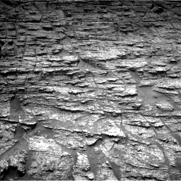 MarsMissionImgs's tweet photo. #CuriosityRover image taken on #Sol3563 at 1:44:44.508 PM with #Navcam #Mars #NASA #Space https://t.co/J5qbVsGKd7