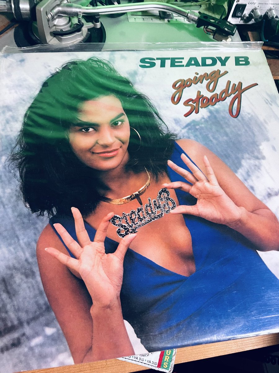 UMO_RECO_DJ's tweet photo. 1989年STEADY Bのアルバムです。今、改めて見ると、古く感じます。銀行強盗事件の関与でこの後、居なくなるんだしたっけ?
Take your Radioの方が、知られてますけど、このアルバムのgoing steadyもTVで見たひとは懐かしいかもです。
#SteadyB https://t.co/B7KgEJED1N