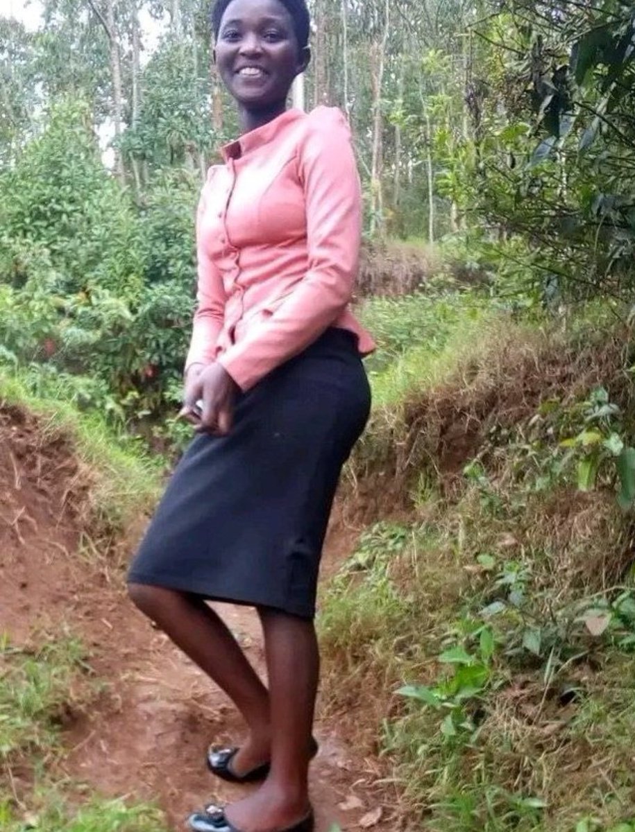 UwaseLi15881995's tweet photo. Kondimo kumubona ahantu hose yakoze iki? Mugihe cyahise yakoze ibiki @MilaHope14 https://t.co/IPDptOONsg