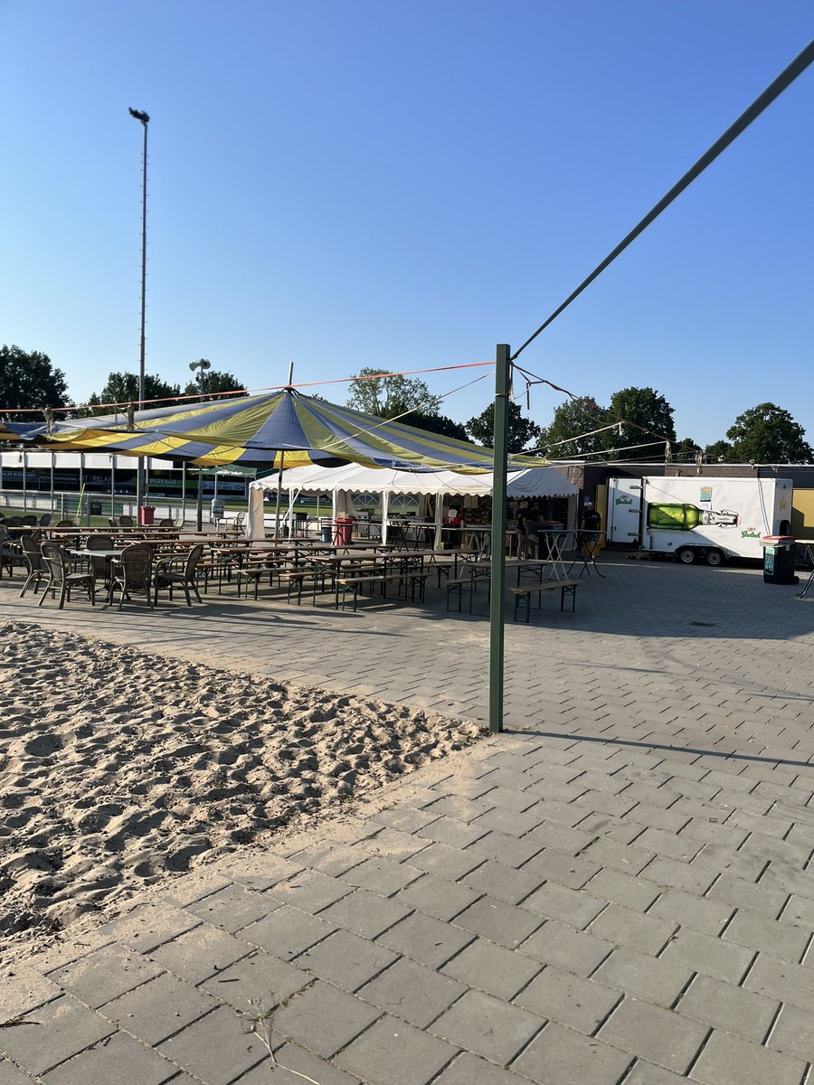 ToernooiCW's tweet photo. Dag twee van ons mooie jeugdtoernooi. Het is nu nog rustig op sportpark De Grindslag maar vanmorgen en vanmiddag nemen diverse JO11 en JO12 teams het tegen elkaar op. 

Kom gerust een kijkje nemen. De wedstrijden starten om 8:30 uur. https://t.co/MSCQiKxdDS
