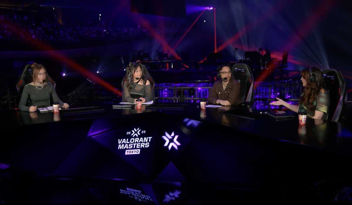 pprxteam's tweet photo. New guy on the desk looks familiar 🤔

#VALORANTMasters https://t.co/PVYwwYjnOy
