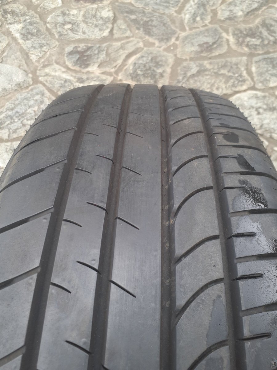 ap_honsha's tweet photo. レクサスRX450ｈ　Ｆスポーツ純正ホイール

新車で購入後社外ホイールに交換したため不要になりました。TPMS（空気圧センサー）は移植してしまったので付いていませんが欲しい方いらっしゃいませんか？

＃レクサス　＃ＲＸ４５０ｈ　＃純正ホイール　＃売ります https://t.co/M0iGLfg7Ci