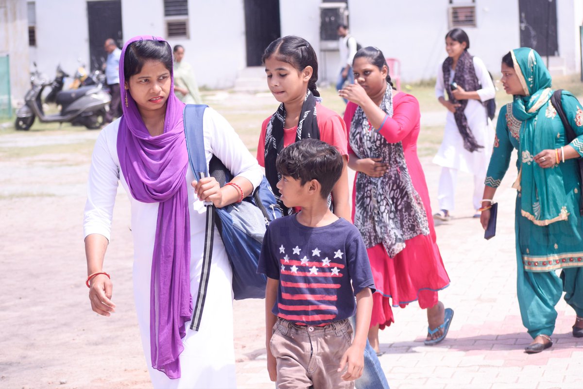 pastorkanchan's tweet photo. Hallelujah! Praise to be the God who is always faithful to His people, to bring them safely to the premises.
Joy is overflowing in the hearts of people as they are entering in the house of God.
#kmm #Sunday #ChangeraChurch #LiveKMM #OnlineChurch https://t.co/WwsYoDzkbv