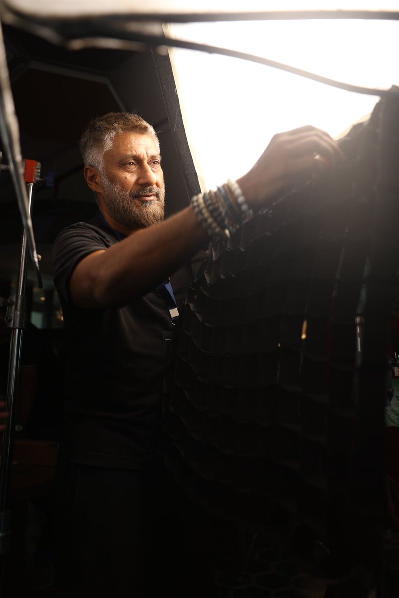 The master director @vivekagnihotri from the sets of the last schedule of #TheVaccineWar 💉

The ace craftsman is at work to bring you a sensational story 💥

#NanaPatekar @AbhishekOfficl #PallaviJoshi @MayankOfficl @i_ambuddha