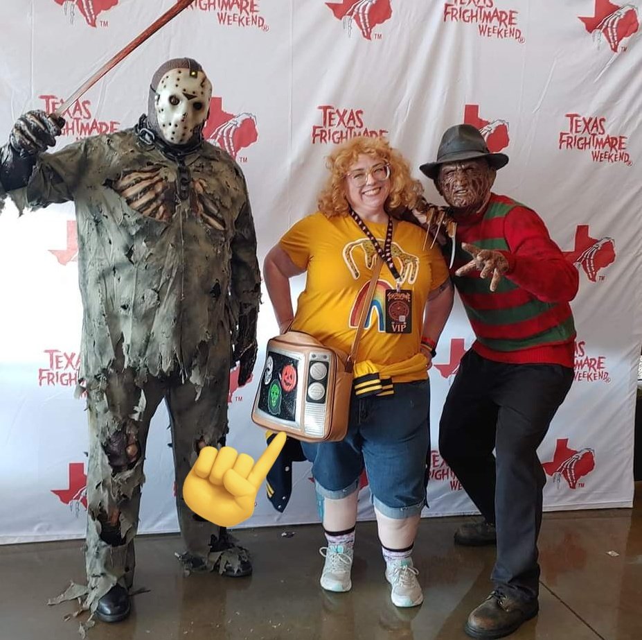 myssmeow's tweet photo. After buying this purse at @texasfrightmare, I realized I should finally see Halloween 3: Season of the Witch. Watched it tonight and can definitely see why @kinky_horror loves it. (No, I didn't realize that's what the purse was from when I bought it) https://t.co/MS0HvyAuNG