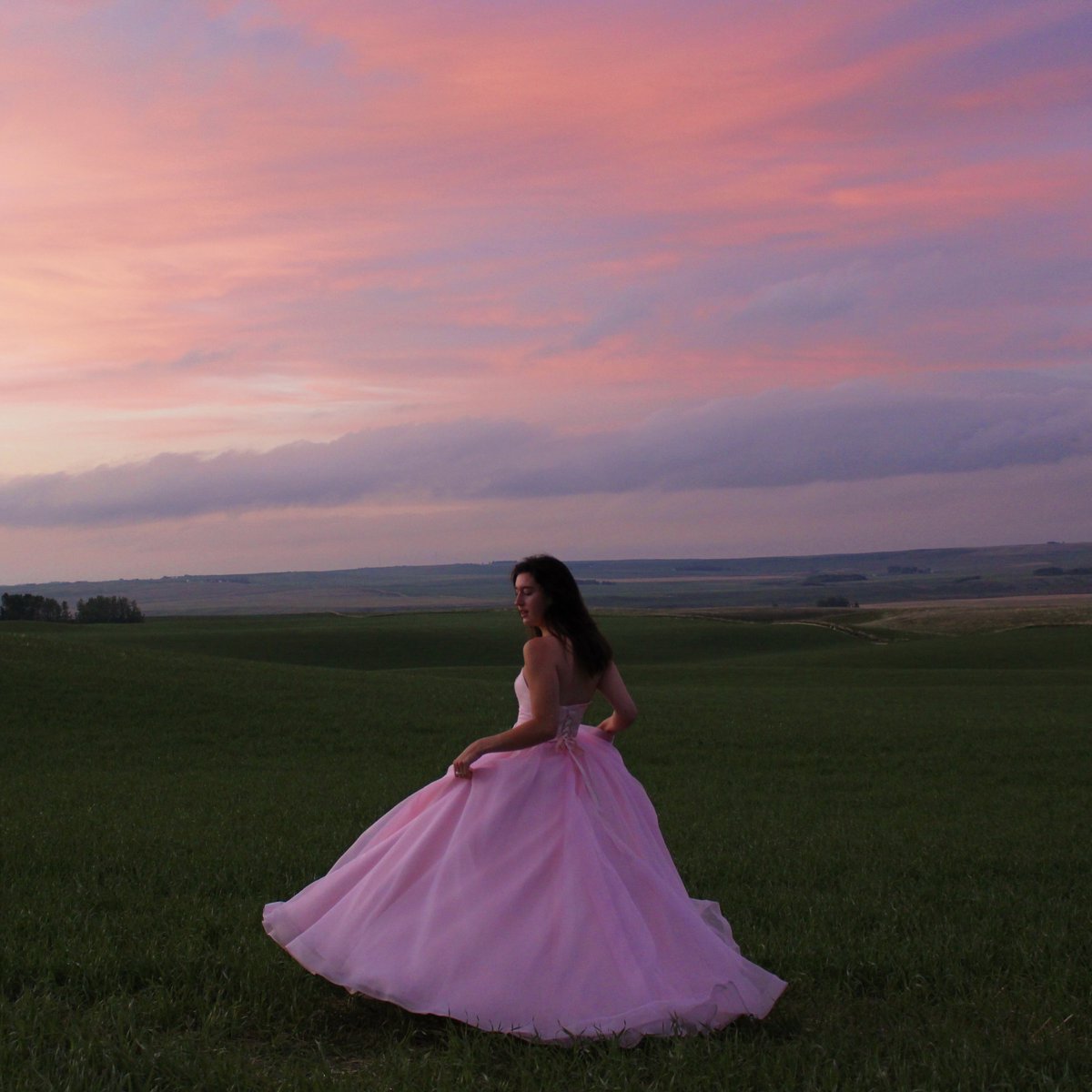 micahsage_'s tweet image. MICAH SAGE - EP IS OUT EVERYWHERE ON ALL STREAMING PLATFORMS 🌞💌✨🌷 
•
it FILLS my heart to finally be able to give these songs to you. this whole record is about growing, aging, changing and evolving; the spectrum of the adolescent experience.