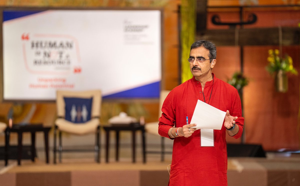 SadhguruAcademy's tweet image. An illuminating start to Day 3 of the HINAR program, as participants share some of their deepest revelations and most valuable learnings from the program so far. #humanisnotaresource #IshaLeadership #mentoring #innovation #business #entrepreneur #startup #management