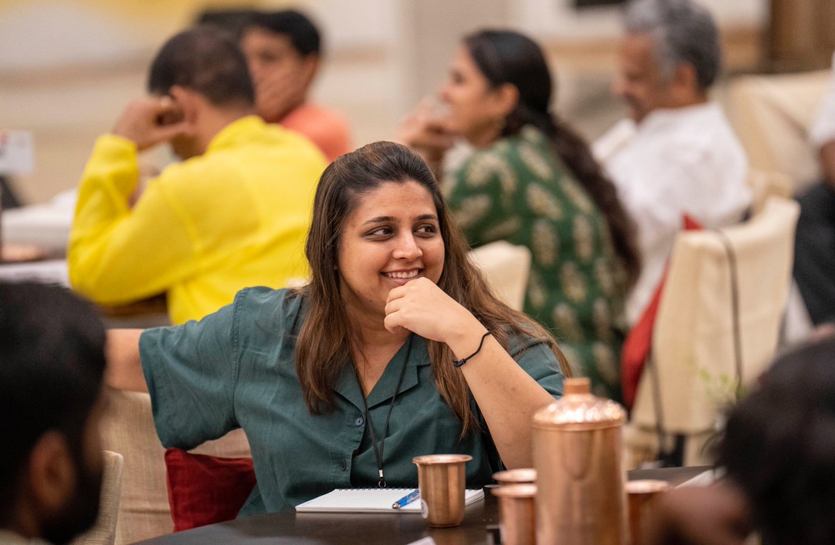 SadhguruAcademy's tweet image. An illuminating start to Day 3 of the HINAR program, as participants share some of their deepest revelations and most valuable learnings from the program so far. #humanisnotaresource #IshaLeadership #mentoring #innovation #business #entrepreneur #startup #management