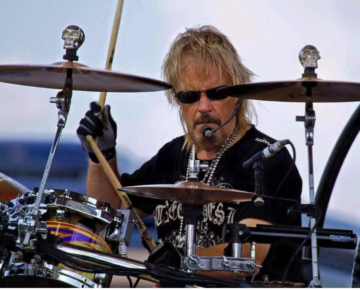Happy 74th. Birthday to drummer/songwriter #FrankLeeBeard of the band @ZZTop ! 🎉🎊🥳🎈🎁🎂🎼🎶🎵🥁 #LaGrange #Tush #CheapSunglasses #PearlNecklace #GimmeAllYourLovin #SharpDressedMan #Legs #RoughBoy & more.