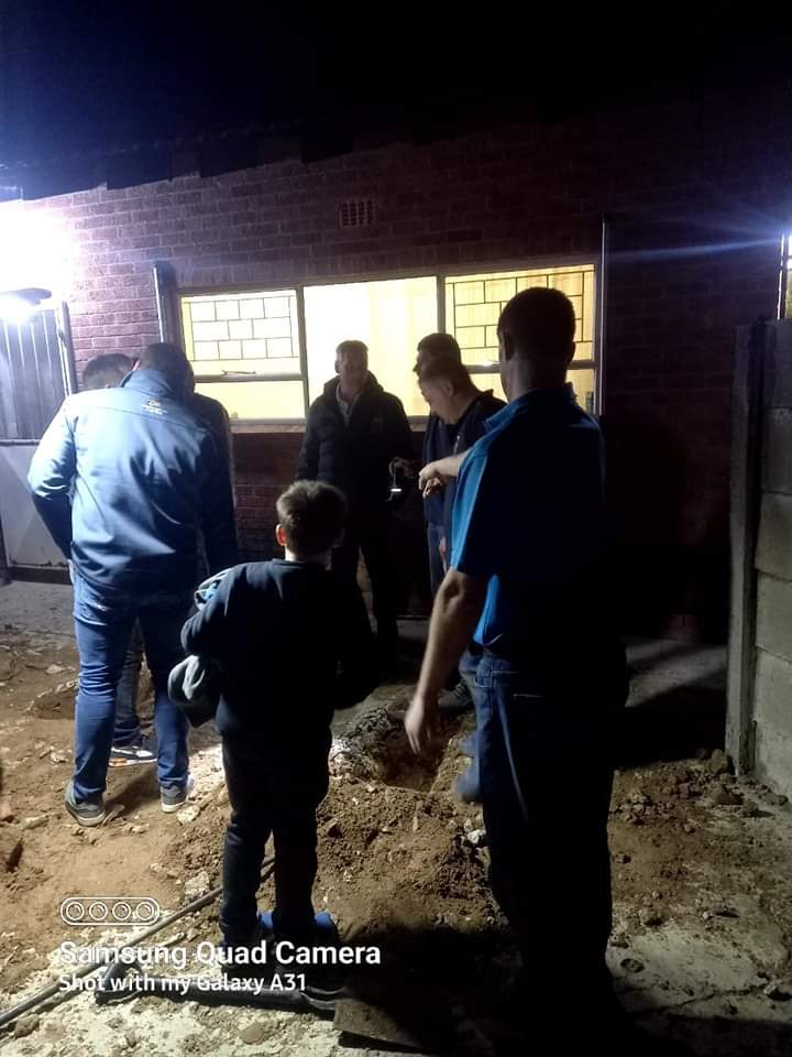 MinesRescue's tweet photo. ๐ถ Incredible rescue! Puppy trapped in drain pipe saved by Virginia SPCA and Sibanye/Beatrix Proto Team. Led by Captain JP du Toit, they worked tirelessly for 3.5 hours. Salute to these community heroes! #supportspca #minesrescueservices #animalrescue ๐๐พ https://t.co/3f4cQJKWB9
