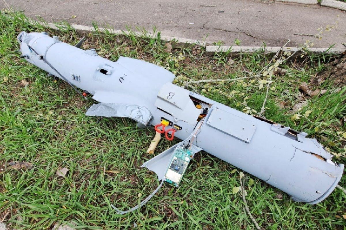 nexta_tv's tweet image. In the #Kaluga region, two unknown drones fell - one in the Medynsky district, the second in Zhukovsky.