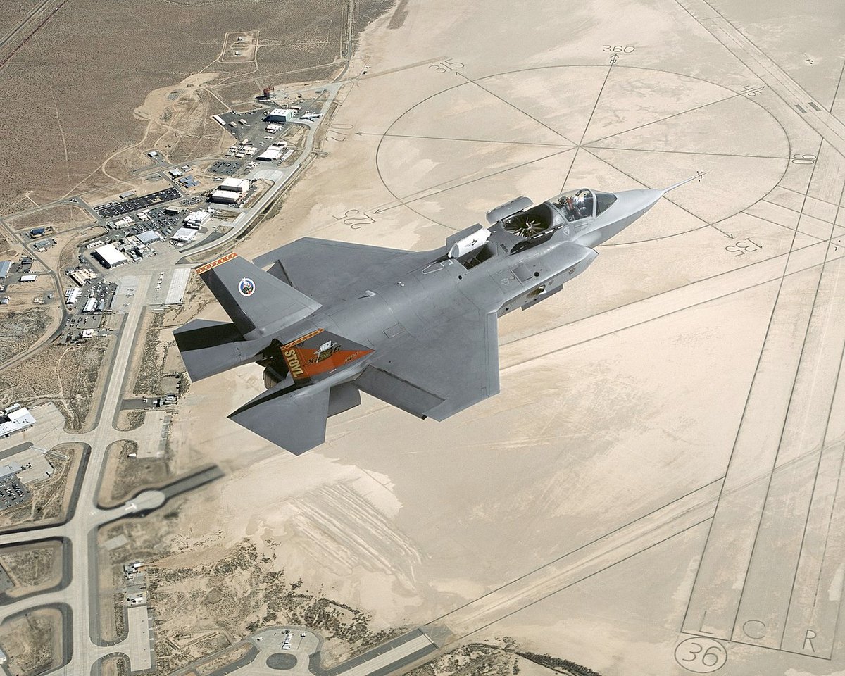 AirrecC's tweet image. #OTD Lockheed Martin X-35B STOVL Short Take Off &amp;amp; Vertical Landing version of the Joint Strike Fighter made its first flight 10 June 2008.
Unlike production models with a single large lift-fan cover, the prototype had side-opening split doors
#lockheedmartinf35b #f35blightningii