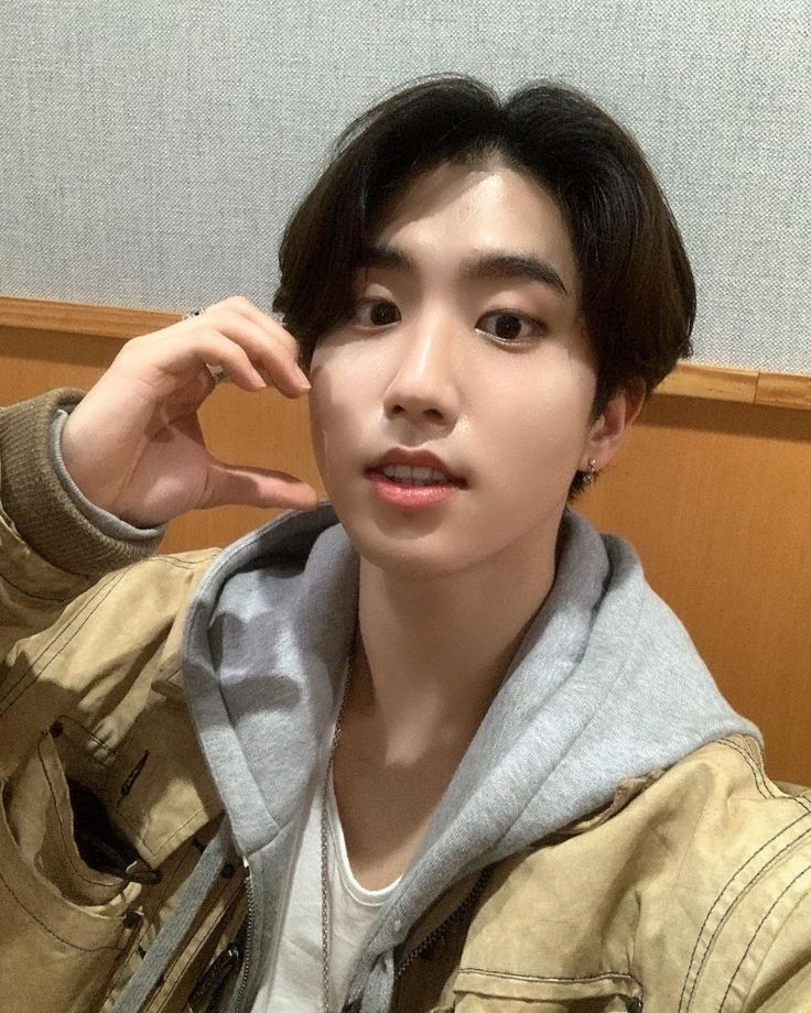 smthbtlv's tweet photo. #minsung студ ау о забывчивых маленьких бельчатах и симпатичных аспирантах https://t.co/TnfH6H8WA8