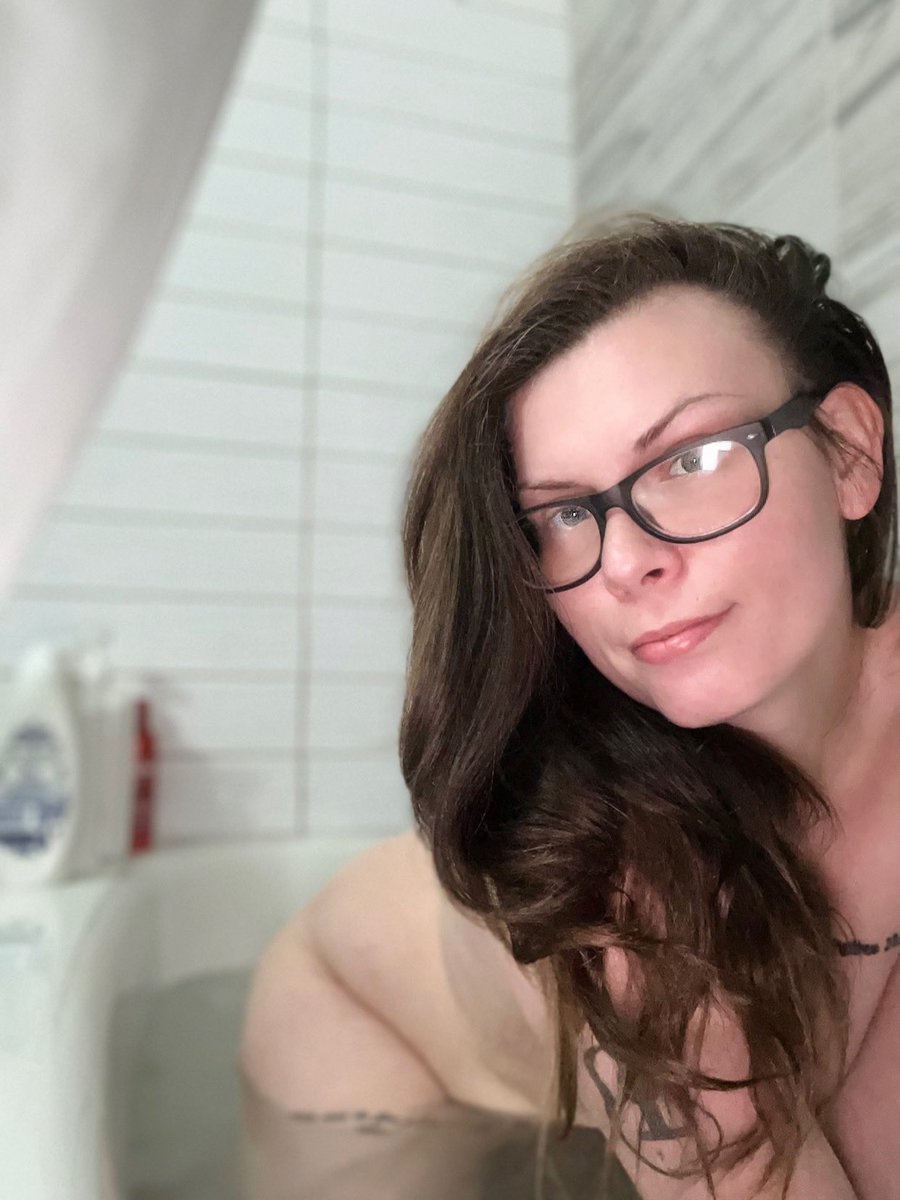 haylejay08's tweet photo. https://t.co/3q4OfZ1py0 #SubscribeToSeeMore #Spoilers #onlyfans_girl https://t.co/6ZECAy7hsQ