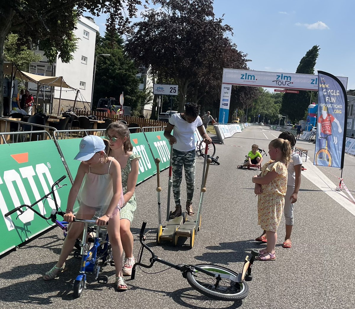 cycle_fun's tweet image. FUNBIKING @ZLM_TOUR bij 🏁 @gem_roosendaal 🥳🚲❤️