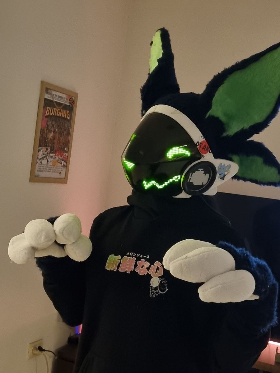 ProtoArk's tweet photo. Just finished these BIG proto-bappers!

I lost any dexterity I still had with my previous paws. But it's worth it 💚🤍💚 https://t.co/c7O88Y6nXM