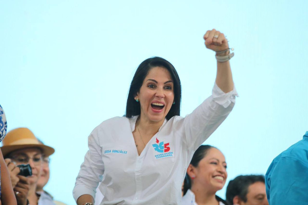 Ulsove's tweet photo. Gracias @JorgeGlas
Gracias @MashiRafael
Gracias @ecuarauz
Gracias @RC5Oficial
Gracias @marcelaguinaga
Gracias @pacohidalgorc
Gracias ECUADOR
#VolvamosASerPatria
Está noticia arranco lágrimas de mis ojos.
#LuisaPresidente23
La revancha ciudadana será Hermosa ❤️
#LUI5A https://t.co/XKhIdCoxBw