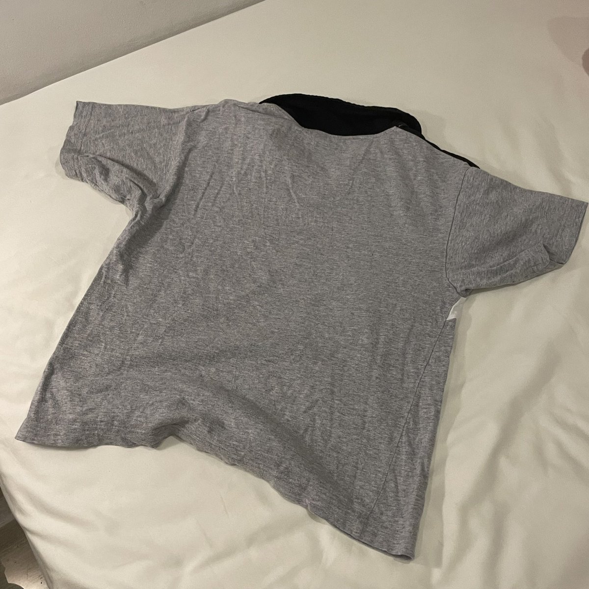 __sstorety's tweet photo. เสื้อ champion แท้ ใส่เป็น baby tee คือเริ่ด

อก 34-36 ยาว 20

🥤110 b รวมส่ง 

#ส่งต่อ #ส่งต่อเสื้อผ้า #เสื้อผ้ามือสอง #โล๊ะตู้เสื้อผ้า #โล๊ะตู้ #ส่งต่อy2k #เสื้อผ้าy2k #เสื้อผ้ามือ2 #y2kthailand https://t.co/GhNypoZ4yS