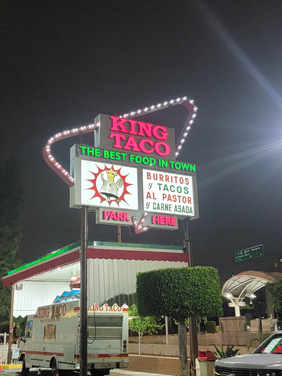 Bryan_David's tweet photo. The one, AND ONLY place to eat right after the #MandyAwards people....King Taco!! This blows Titos far and beyond @VeniceMase, which ain't even real tacos. Congrats to you and all the winners tonight, was a fun event to be at. @ESPNLosAngeles #Mandys https://t.co/NrI9bVIpUf