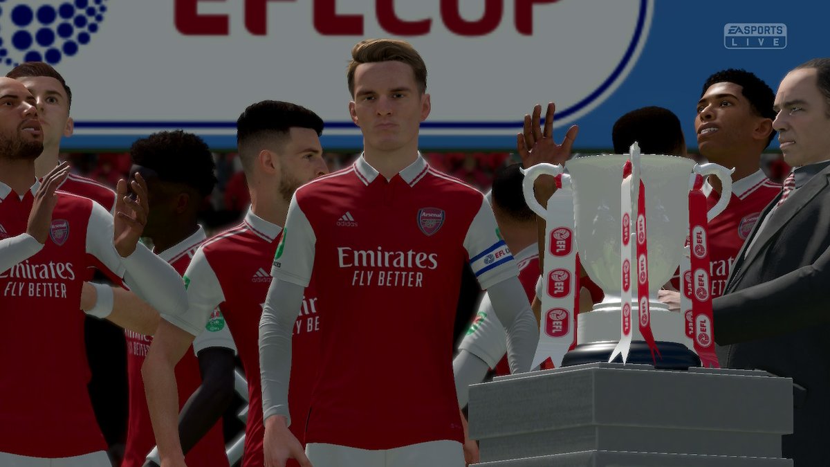joao_sanmartin's tweet photo. Fim da temporada por aqui, com uma TrΓplice Coroa DomΓ©stica #Arsenal #DomesticTreble #Fifa23 #NintendoSwitch https://t.co/I3z19LfSJ0