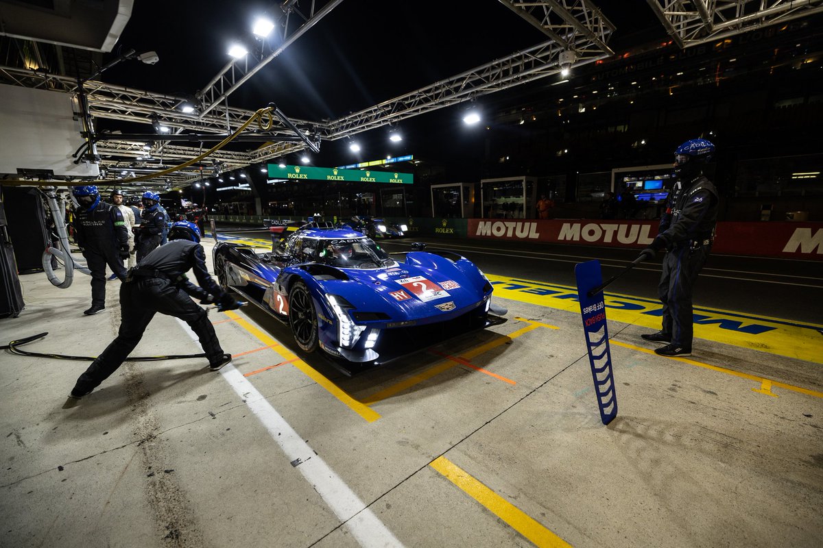 leopnd1's tweet photo. @MotorsportsWalk #CadillacTime
#WEC #LeMans24 #24hLeMans #LeMansCentenary 🇫🇷 https://t.co/SBBpqJpO8S