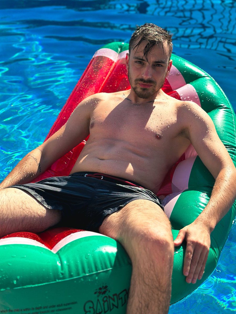 Dimitrisdemetz's tweet photo. 💦 https://t.co/u9vaSTSQSg