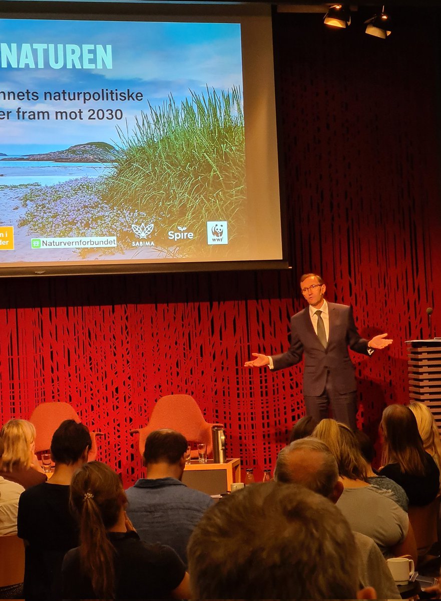 PerErikSchulze's tweet photo. Urovekkende å høre vår klima- og miljøminister under fredagens #ForNaturen utfordring. For hva svarte han? Se fra 23:30▶️ https://t.co/2GXmIDBfTU
"Naturvern er i konflikt med klimamål, ligger etter klima i forståelse og planer, og natur er vanskeligere å regne på".
Er det? https://t.co/KPyZ5WDVxe