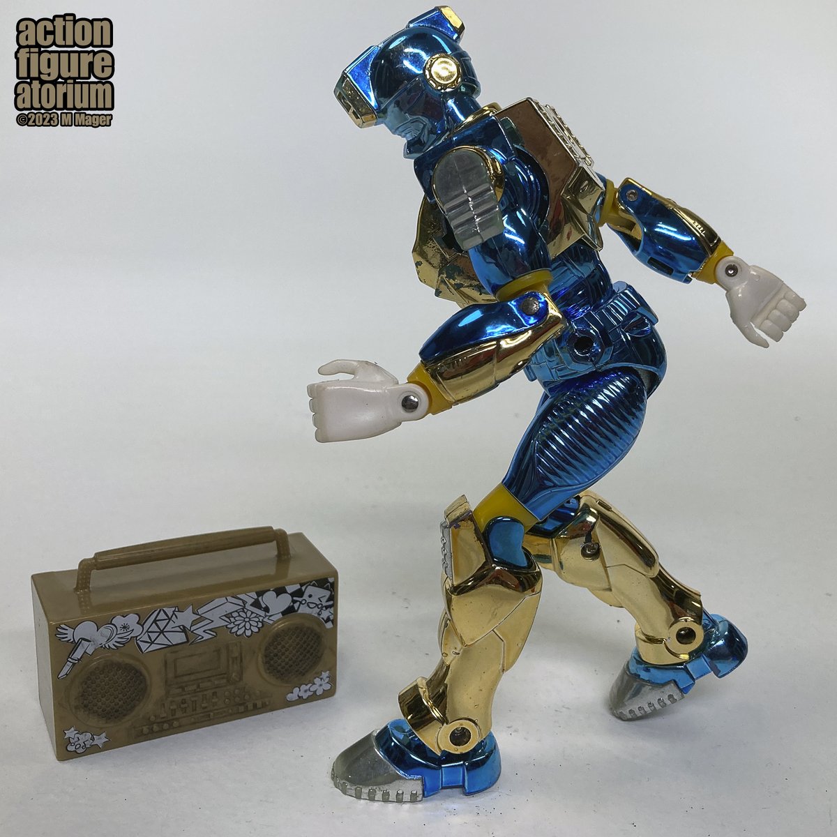 ActFigAtorium's tweet image. He&apos;s got one move and its called &quot;The Robot.&quot;
#trendmasters #trendmastertoys #boombox #toyboombox #toyphotography #toyartistry #toycollector #toycollection #custom #diorama #epictoyart #toys #customtoys #actionfigures #toy #actionfigurephotography