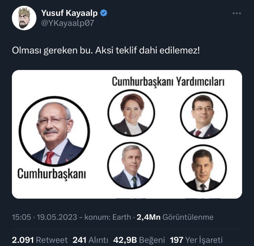 İki hafta önce bu ülkenin başına getirmek istedikleri adamı bugün Adolf Hitler'e benzetiyorlar.

📍Haysiyetleri yok

📍Şerefleri yok

📍Namusları yok

Parayı kim verirse onun kucağına oturuyorlar!