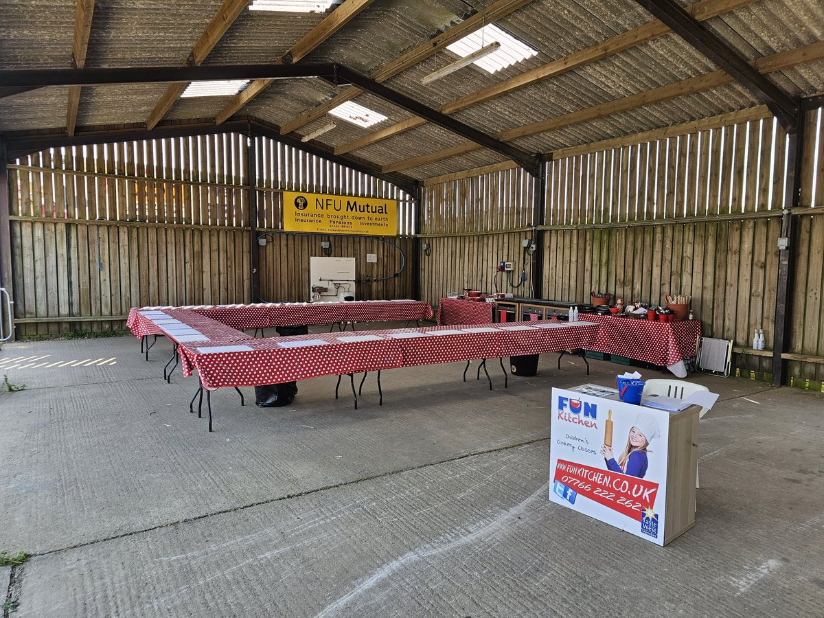 Getting set for another Fab, Foodie Fun day in the Sun @SouthEngShows Come Long and join in! We have 5 FREE cookery workshops. 10.30am, 11.30am, 1.30pm, 2.30pm and 3.30 pm. Our building is as cool as ice! @NFUEducation